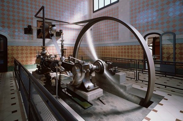 Carboneras, calderas, chimeneas y máquina de vapor - Museu Nacional de la i la de Catalunya MNACTEC